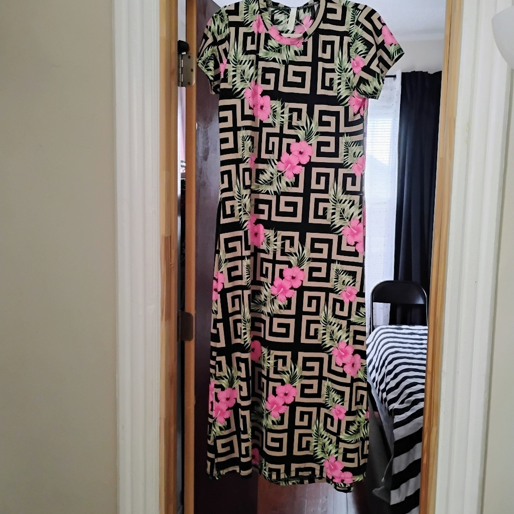Maxi Dress, Size: Medium, Multi Colored